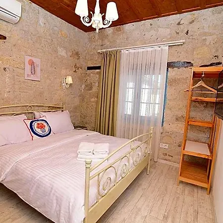 Sulty's Village Center Hotel *