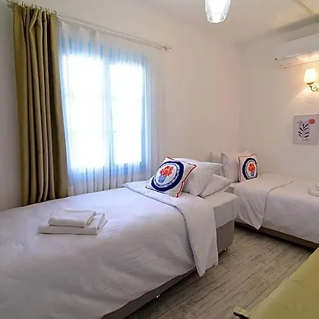 Sulty's Village Center Hotel